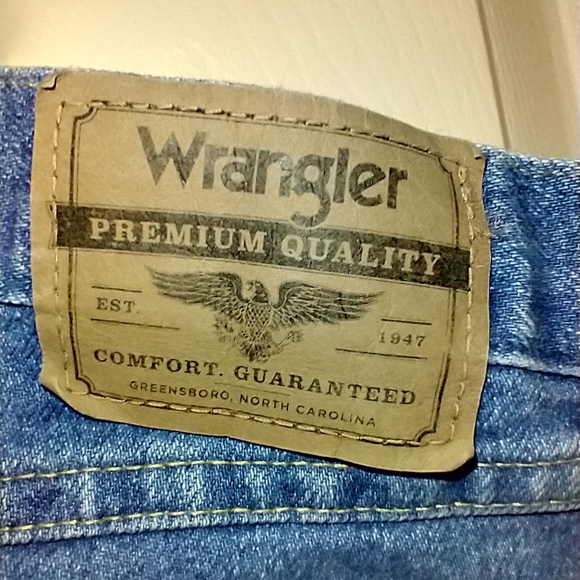 Wrangler Premium Quality Blue Medium Wash Regular Fit Denim Jeans Men's sz 46x30 - Picture 7 of 7